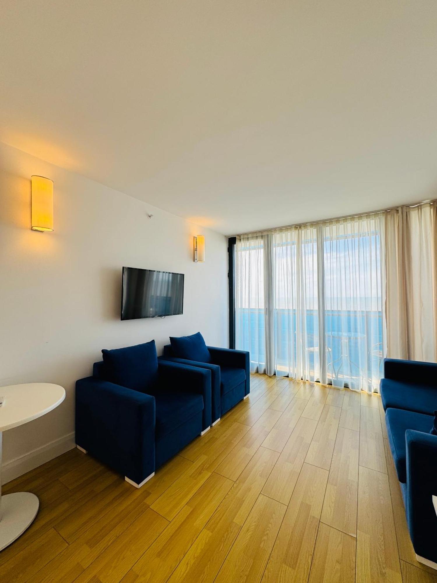 Orbi City Aparthotel Sea View Batumi Exteriör bild